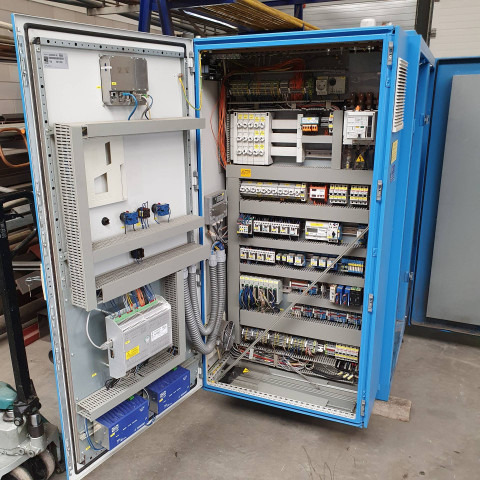 ZIEGLER Generator, WKK, M.A.N. motor (E0834) 50 KW electric/ 80KW thermic 1500 RPM 4 cylinders Sound muted - ضاغط هوائي: صورة 2 ZIEGLER Generator, WKK, M.A.N. motor (E0834) 50 KW electric/ 80KW thermic 1500 RPM 4 cylinders Sound muted - ضاغط هوائي: صورة 2