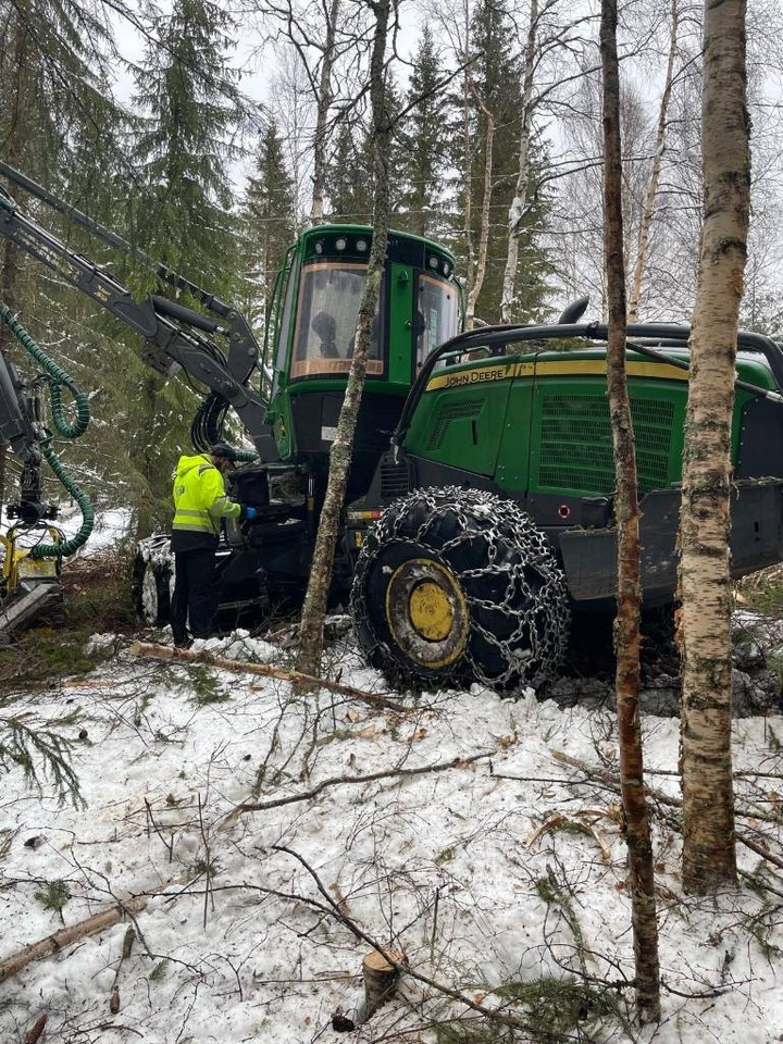 John Deere 1070 G - آلة حصاد الأشجار: صورة 4 John Deere 1070 G - آلة حصاد الأشجار: صورة 4