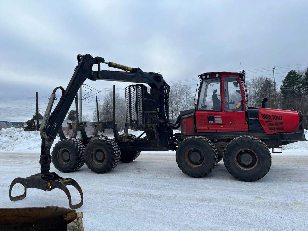 Komatsu 895 - جرار شحن جذوع أشجار الغابات: صورة 3 Komatsu 895 - جرار شحن جذوع أشجار الغابات: صورة 3