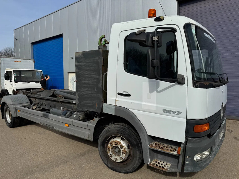 Mercedes-Benz Atego 1217 **BELGIAN TRUCK-CAMION BELGE** - شاحنة برافعة خطافية: صورة 3 Mercedes-Benz Atego 1217 **BELGIAN TRUCK-CAMION BELGE** - شاحنة برافعة خطافية: صورة 3
