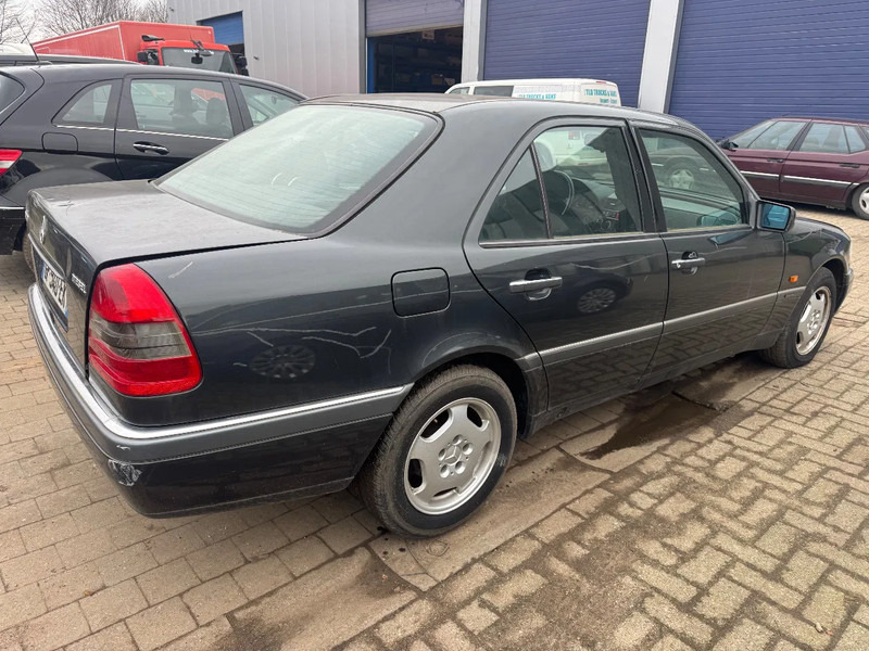 Mercedes-Benz C-Klasse **C220 DIESEL-FRENCH CAR** - سيدان: صورة 4 Mercedes-Benz C-Klasse **C220 DIESEL-FRENCH CAR** - سيدان: صورة 4