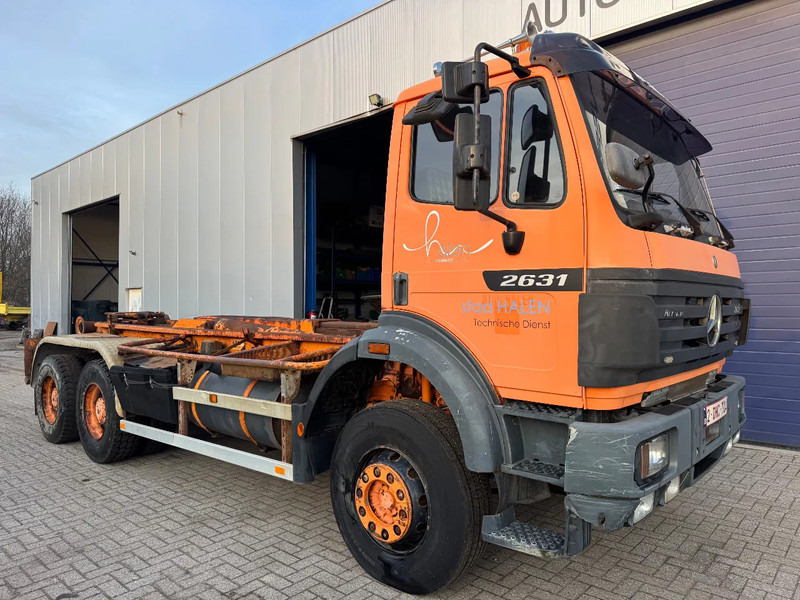 Mercedes-Benz SK 2631 **MANUAL GEARBOX-V6-BELGIAN TRUCK** - شاحنة برافعة خطافية: صورة 1 Mercedes-Benz SK 2631 **MANUAL GEARBOX-V6-BELGIAN TRUCK** - شاحنة برافعة خطافية: صورة 1