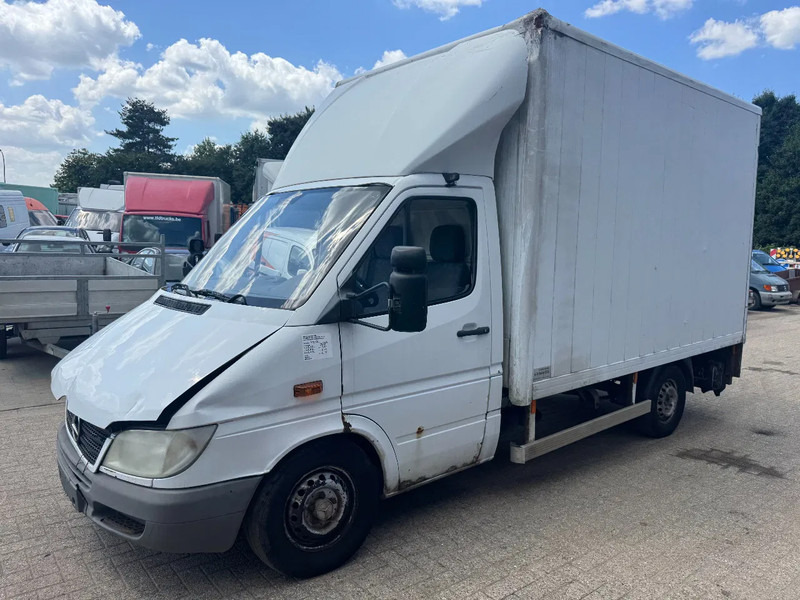 Mercedes-Benz Sprinter 313 **BOX+LIFT** - شاحنة بصندوق مغلق: صورة 1 Mercedes-Benz Sprinter 313 **BOX+LIFT** - شاحنة بصندوق مغلق: صورة 1