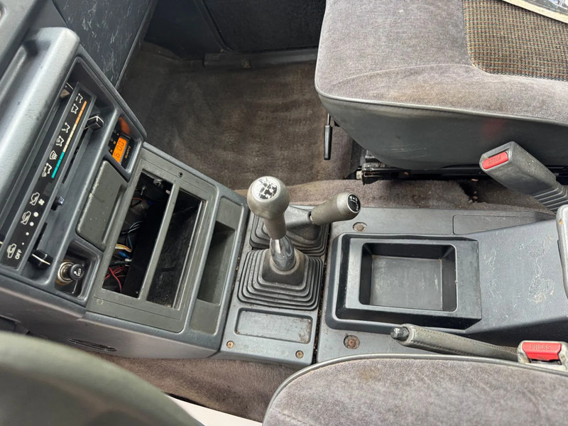 سيارة Mitsubishi Pajero **LONG CHASSIS-7SEATS-DIESEL**: صورة 15 سيارة Mitsubishi Pajero **LONG CHASSIS-7SEATS-DIESEL**: صورة 15