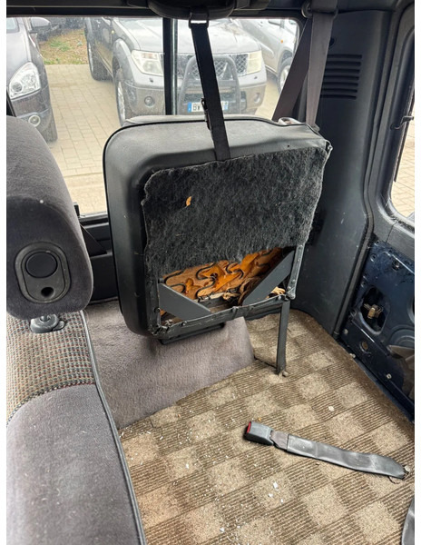 سيارة Mitsubishi Pajero **LONG CHASSIS-7SEATS-DIESEL**: صورة 8 سيارة Mitsubishi Pajero **LONG CHASSIS-7SEATS-DIESEL**: صورة 8