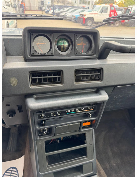 سيارة Mitsubishi Pajero **LONG CHASSIS-7SEATS-DIESEL**: صورة 14 سيارة Mitsubishi Pajero **LONG CHASSIS-7SEATS-DIESEL**: صورة 14