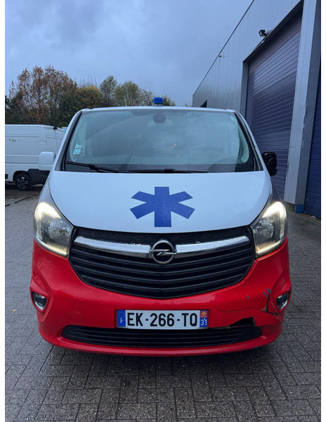 Opel Vivaro **AMBULANCE-RETTUNGSWAGEN** - سيارة إسعاف: صورة 3 Opel Vivaro **AMBULANCE-RETTUNGSWAGEN** - سيارة إسعاف: صورة 3