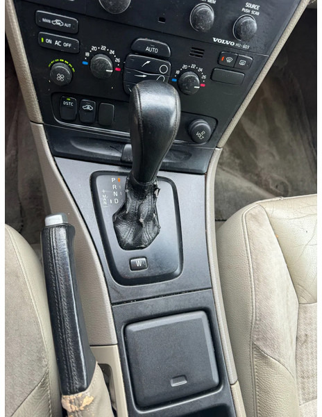 سيارة Volvo V70 V70: صورة 12