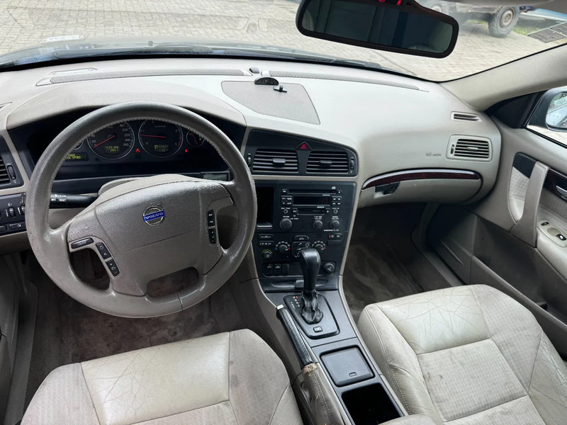 سيارة Volvo V70 V70: صورة 9
