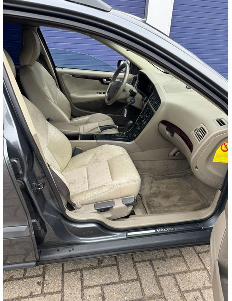 سيارة Volvo V70 V70: صورة 17