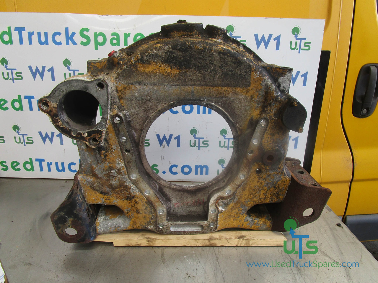 CAT C10 / C12 FLYWHEEL BELLHOUSING - الحدافة - شاحنة: صورة 1 CAT C10 / C12 FLYWHEEL BELLHOUSING - الحدافة - شاحنة: صورة 1