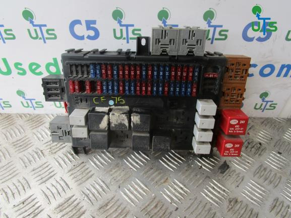 DAF CF 75/85 FUSEBOARD PART NO 1373830/518685003/01 - النظام الكهربائي - شاحنة: صورة 1 DAF CF 75/85 FUSEBOARD PART NO 1373830/518685003/01 - النظام الكهربائي - شاحنة: صورة 1