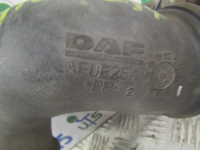 DAF LF 220 EURO 6 INTERCOOLER PIPE P/NO APUE 254 - المحرك و قطع الغيار - شاحنة: صورة 2 DAF LF 220 EURO 6 INTERCOOLER PIPE P/NO APUE 254 - المحرك و قطع الغيار - شاحنة: صورة 2