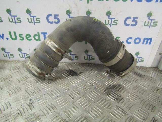 DAF LF 220 EURO 6 INTERCOOLER PIPE P/NO APUE 254 - المحرك و قطع الغيار - شاحنة: صورة 1 DAF LF 220 EURO 6 INTERCOOLER PIPE P/NO APUE 254 - المحرك و قطع الغيار - شاحنة: صورة 1