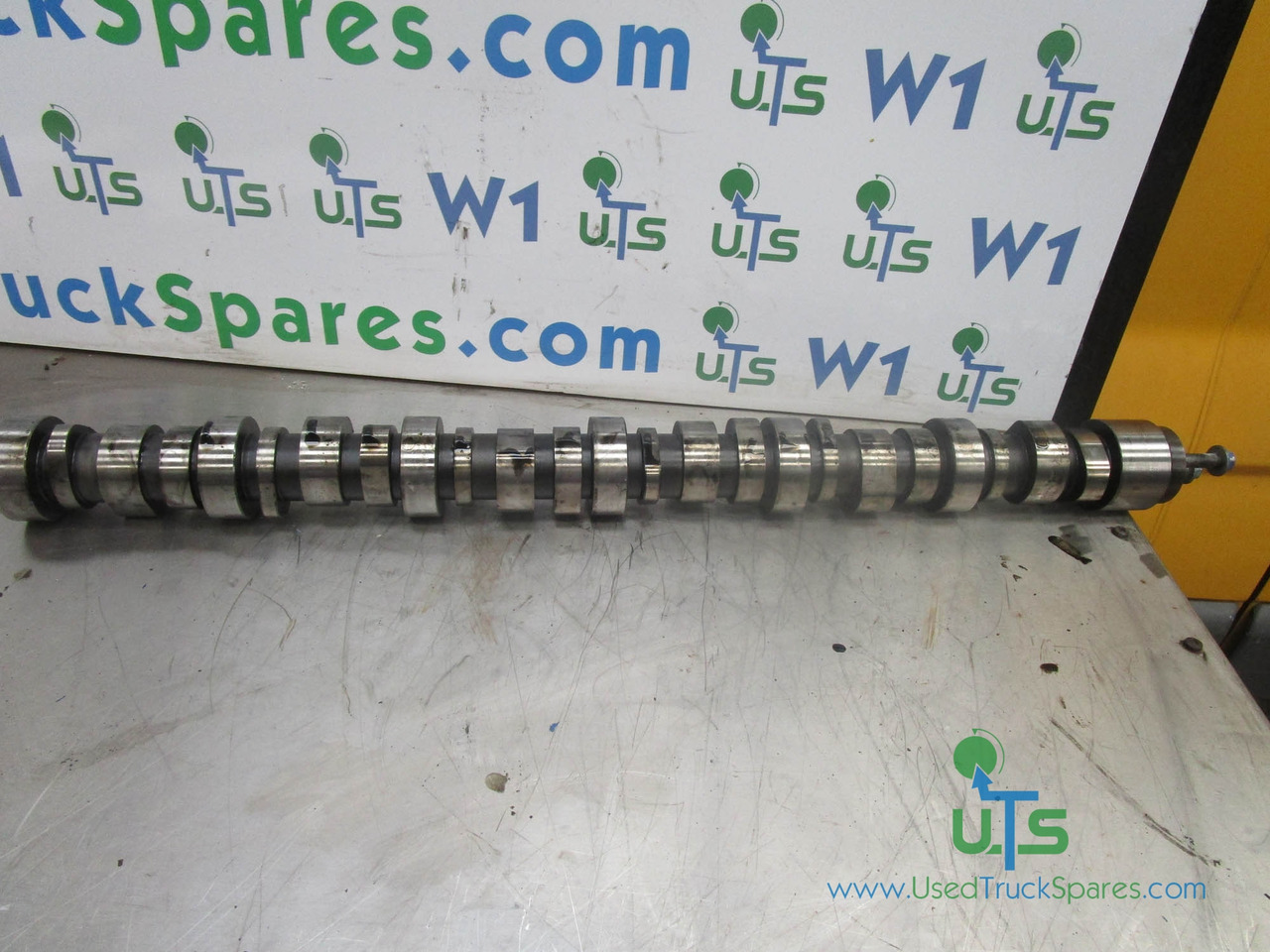 IVECO CURSOR 8 CAMSHAFT P/NO GW86455A - المحرك و قطع الغيار - شاحنة: صورة 1 IVECO CURSOR 8 CAMSHAFT P/NO GW86455A - المحرك و قطع الغيار - شاحنة: صورة 1