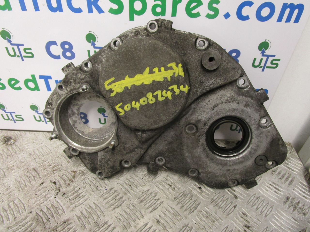 IVECO DAILY 3.0 FRONT TIMING COVER P/NO 504082434 - المحرك و قطع الغيار - شاحنة: صورة 1 IVECO DAILY 3.0 FRONT TIMING COVER P/NO 504082434 - المحرك و قطع الغيار - شاحنة: صورة 1