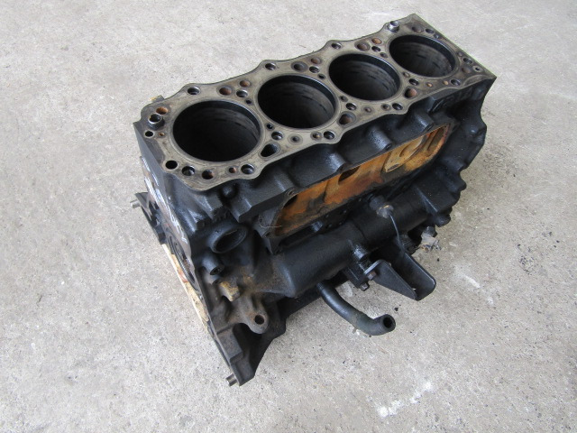 MITSUBISHI 4M42 STD BLOCK - المحرك و قطع الغيار - شاحنة: صورة 3 MITSUBISHI 4M42 STD BLOCK - المحرك و قطع الغيار - شاحنة: صورة 3
