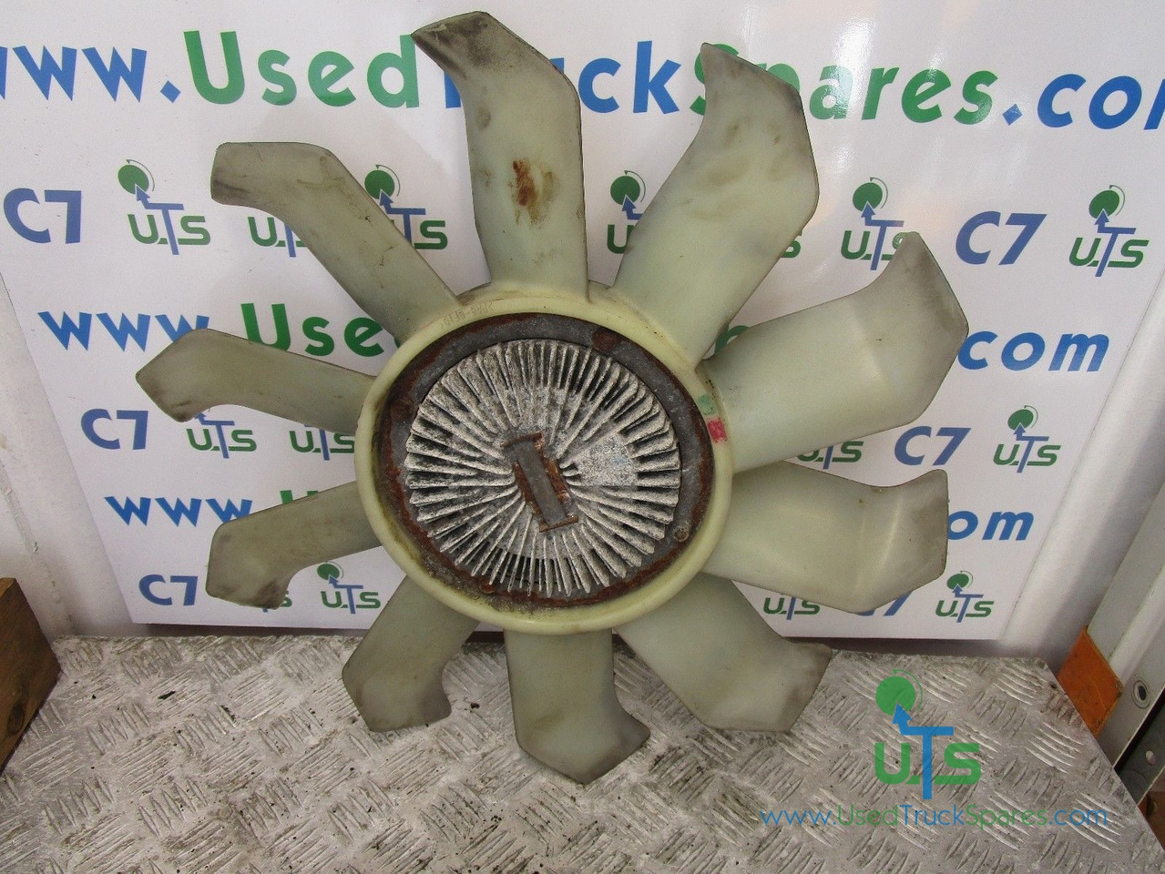 MITSUBISHI CANTER 35C13 (4M42) VISCUSS FAN - المحرك و قطع الغيار - شاحنة: صورة 1 MITSUBISHI CANTER 35C13 (4M42) VISCUSS FAN - المحرك و قطع الغيار - شاحنة: صورة 1