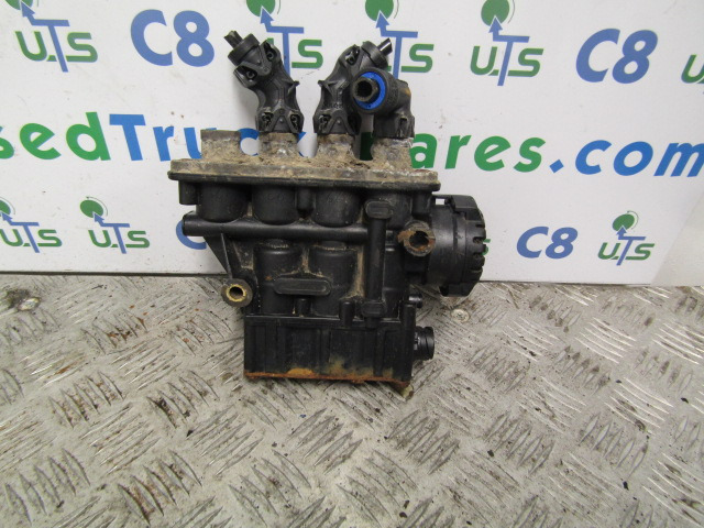 RENAULT MIDLUM DXI ELC HIGHT CONTROL VALVE ‘KNORR-BREMSE’ P/NO K019820 - النظام الكهربائي - شاحنة: صورة 1 RENAULT MIDLUM DXI ELC HIGHT CONTROL VALVE ‘KNORR-BREMSE’ P/NO K019820 - النظام الكهربائي - شاحنة: صورة 1