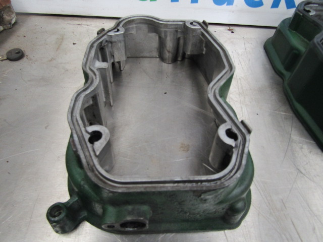 SCANIA 144/164 V8 ROCKER COVER SPACER P/NO 1503190 - المحرك و قطع الغيار - شاحنة: صورة 1 SCANIA 144/164 V8 ROCKER COVER SPACER P/NO 1503190 - المحرك و قطع الغيار - شاحنة: صورة 1