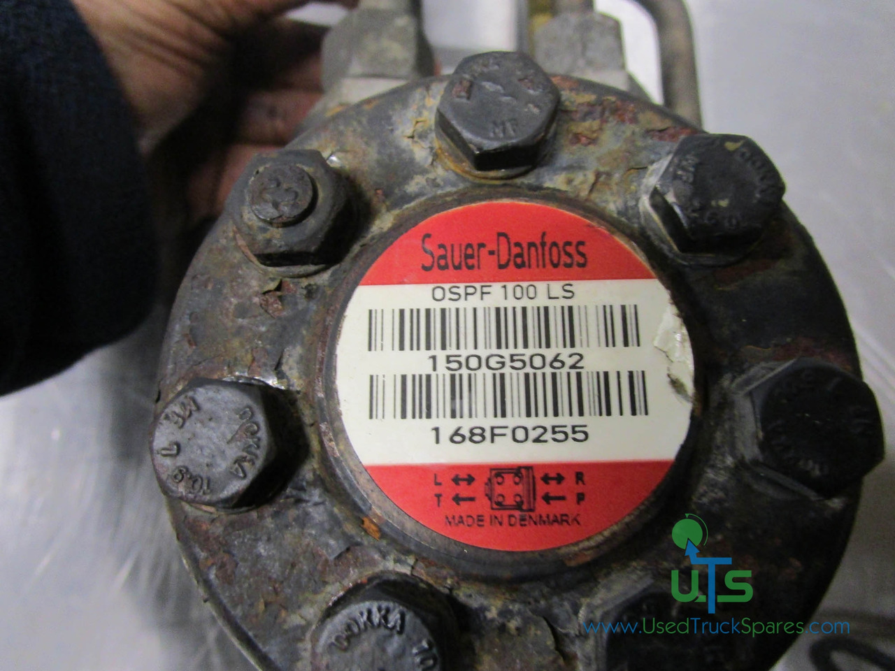 SCHMIDT SWINGO 200 POWER STEERING PUMP P/NO 150G5062 - مضخة المقود - سيارة خدمات/ سيارة خاصة: صورة 2 SCHMIDT SWINGO 200 POWER STEERING PUMP P/NO 150G5062 - مضخة المقود - سيارة خدمات/ سيارة خاصة: صورة 2