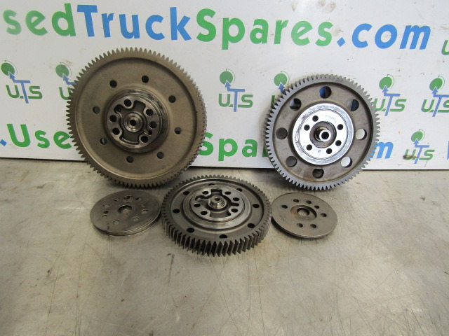 VOLVO FH D12 D TIMING GEARS (SET) P/NO 8170197/8170195 - المحرك و قطع الغيار - شاحنة: صورة 1 VOLVO FH D12 D TIMING GEARS (SET) P/NO 8170197/8170195 - المحرك و قطع الغيار - شاحنة: صورة 1