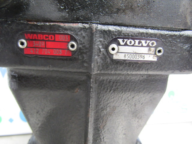 VOLVO FH D12D COMPRESSOR ‘WABCO’ P/NO’S 85000396/412 704 008 7 - المحرك و قطع الغيار - شاحنة: صورة 3 VOLVO FH D12D COMPRESSOR ‘WABCO’ P/NO’S 85000396/412 704 008 7 - المحرك و قطع الغيار - شاحنة: صورة 3