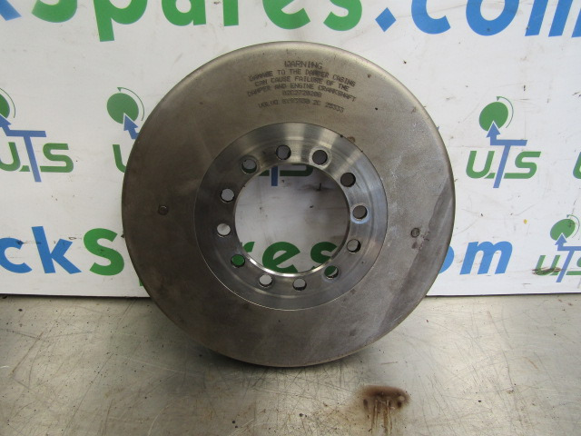 VOLVO FH D12D CRANKSHAFT DAMPER P/NO 8193930 2C - المحرك و قطع الغيار - شاحنة: صورة 3 VOLVO FH D12D CRANKSHAFT DAMPER P/NO 8193930 2C - المحرك و قطع الغيار - شاحنة: صورة 3