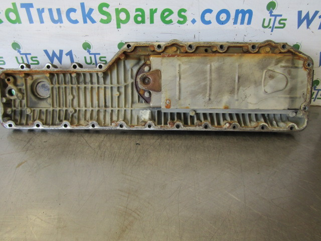 VOLVO FH13 D13C OIL COOLER COVER P/NO 21423744 - المحرك و قطع الغيار - شاحنة: صورة 3 VOLVO FH13 D13C OIL COOLER COVER P/NO 21423744 - المحرك و قطع الغيار - شاحنة: صورة 3