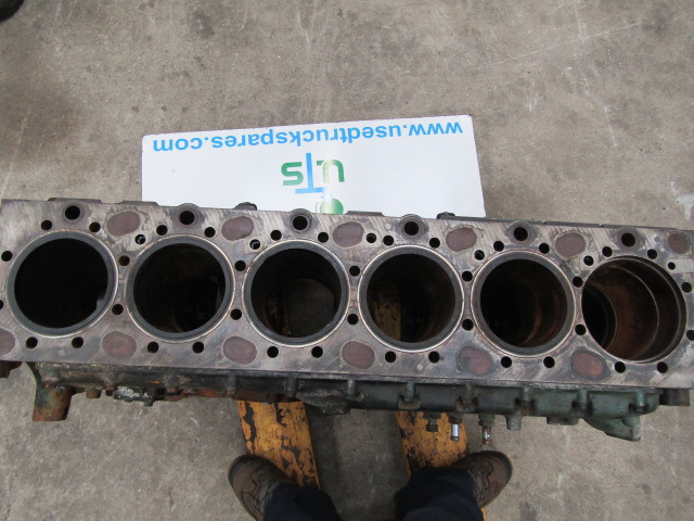 VOLVO FH13A ENGINE BLOCK ( NEEDS 1 LINER) - المحرك و قطع الغيار - شاحنة: صورة 1 VOLVO FH13A ENGINE BLOCK ( NEEDS 1 LINER) - المحرك و قطع الغيار - شاحنة: صورة 1