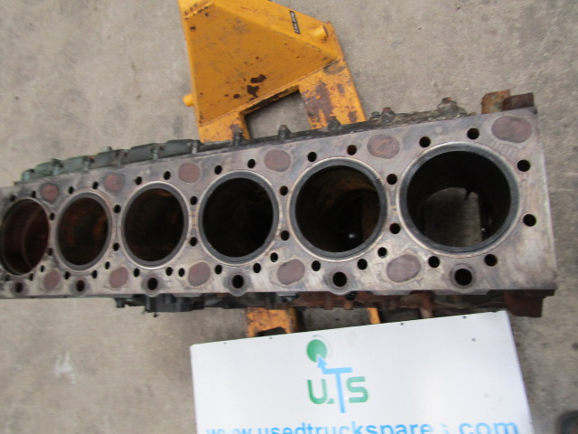 VOLVO FH13A ENGINE BLOCK ( NEEDS 1 LINER) - المحرك و قطع الغيار - شاحنة: صورة 2 VOLVO FH13A ENGINE BLOCK ( NEEDS 1 LINER) - المحرك و قطع الغيار - شاحنة: صورة 2