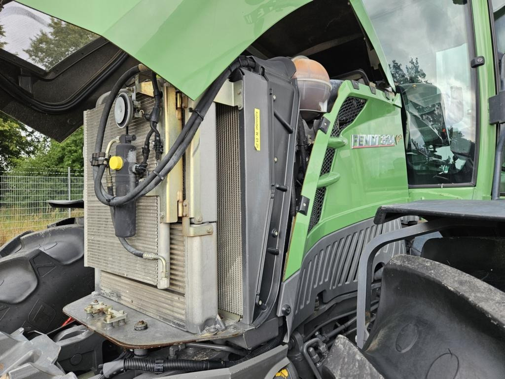 Fendt 824 Vario ProfiPlus - جرار: صورة 4 Fendt 824 Vario ProfiPlus - جرار: صورة 4