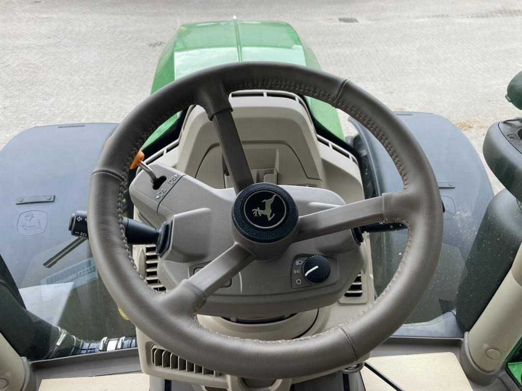 John Deere 6R250 - جرار: صورة 2 John Deere 6R250 - جرار: صورة 2