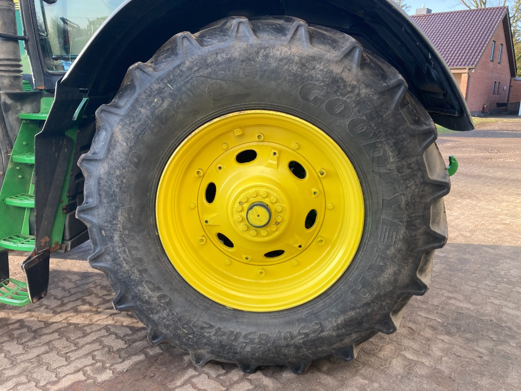 جرار John Deere 7310R: صورة 16