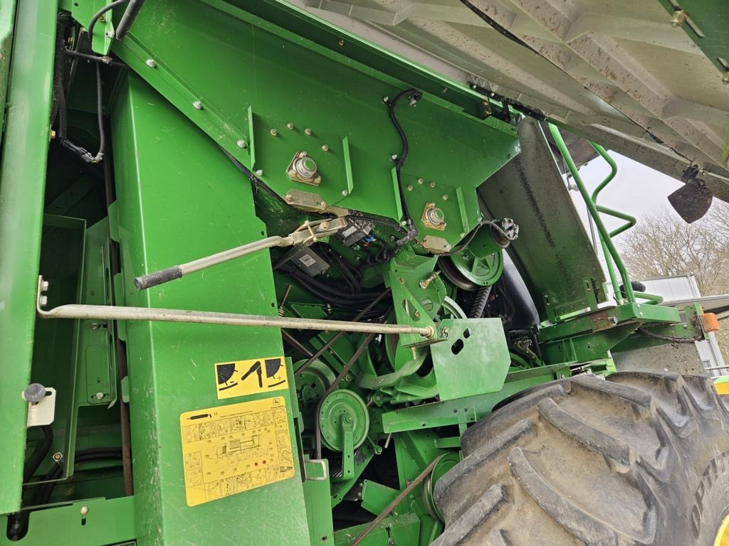 حصادة John Deere T560I: صورة 28