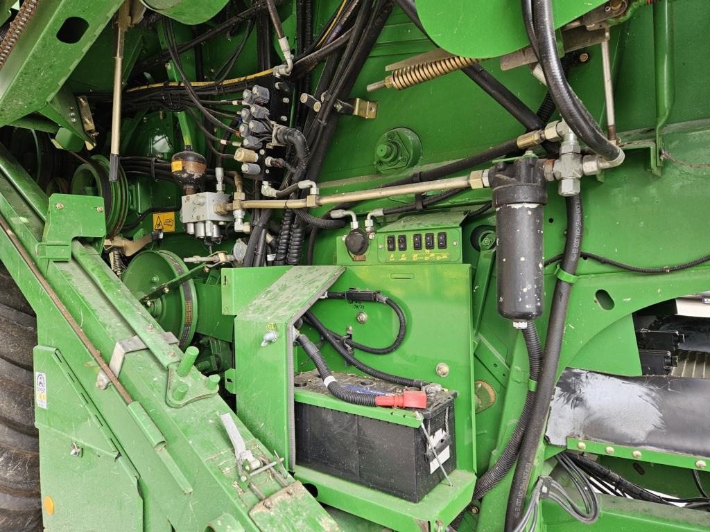 حصادة John Deere T560I: صورة 24