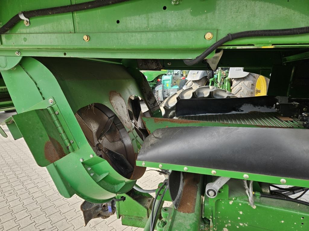 حصادة John Deere T560I: صورة 11