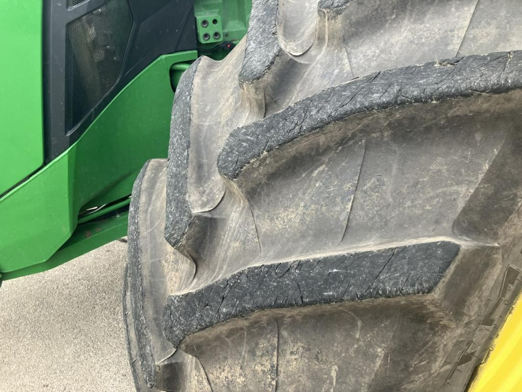John Deere TRAKTOR 8R410 - جرار: صورة 2 John Deere TRAKTOR 8R410 - جرار: صورة 2