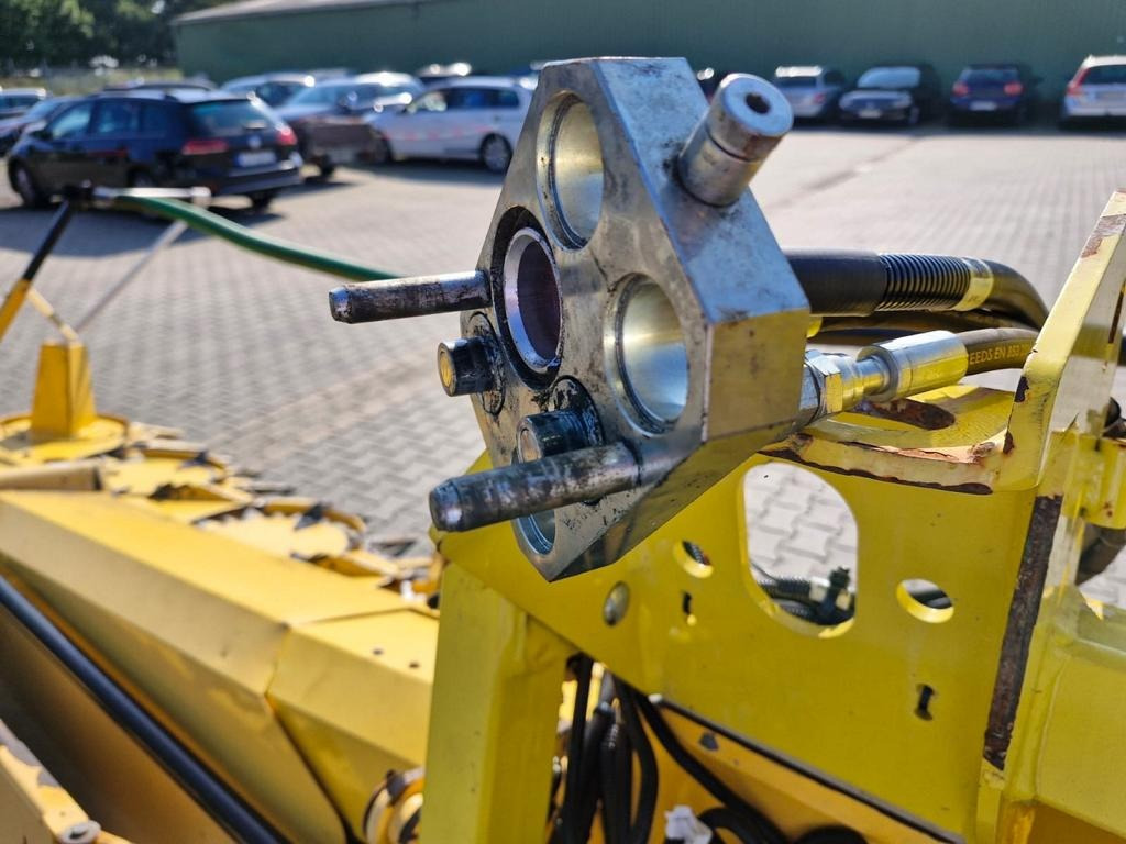 New Holland MAISVORSATZ 900S FI / 390 - حصادة ذرة: صورة 2 New Holland MAISVORSATZ 900S FI / 390 - حصادة ذرة: صورة 2