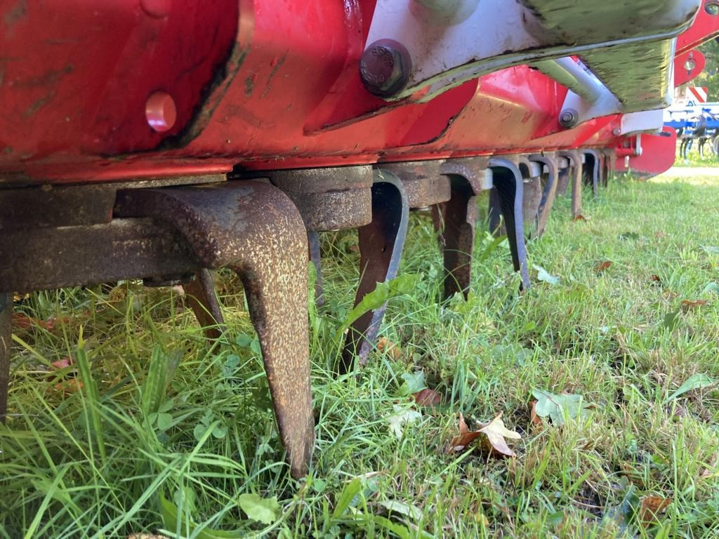 Pöttinger LION 403 C - مسفلة تمهيد التربة: صورة 2 Pöttinger LION 403 C - مسفلة تمهيد التربة: صورة 2