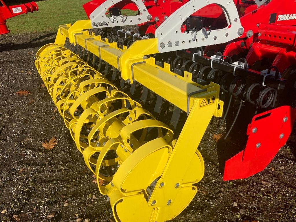 Pöttinger TERRADISC 3001 - مسفلة قرصية: صورة 4 Pöttinger TERRADISC 3001 - مسفلة قرصية: صورة 4