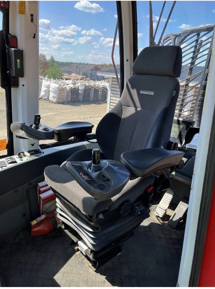 Komatsu 845 - جرار شحن جذوع أشجار الغابات: صورة 3 Komatsu 845 - جرار شحن جذوع أشجار الغابات: صورة 3