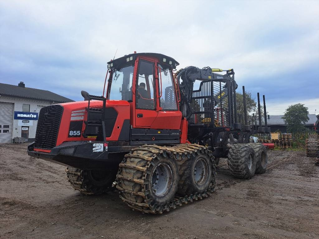 Komatsu 855 - جرار شحن جذوع أشجار الغابات: صورة 1 Komatsu 855 - جرار شحن جذوع أشجار الغابات: صورة 1