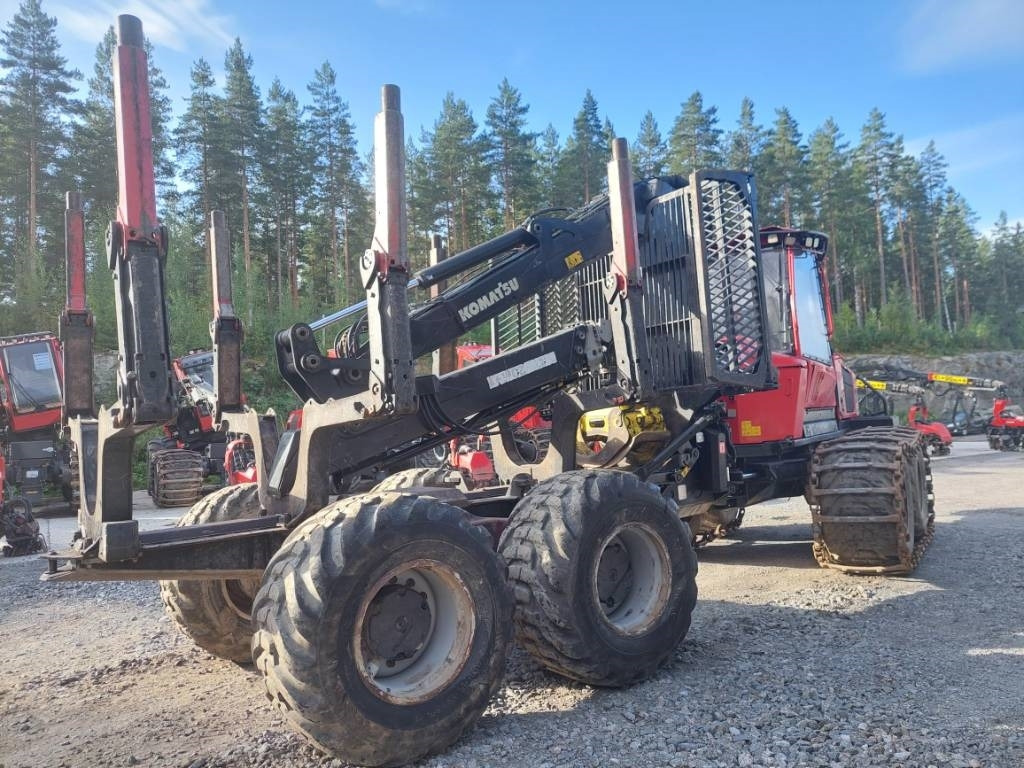 Komatsu 875 - جرار شحن جذوع أشجار الغابات: صورة 3 Komatsu 875 - جرار شحن جذوع أشجار الغابات: صورة 3