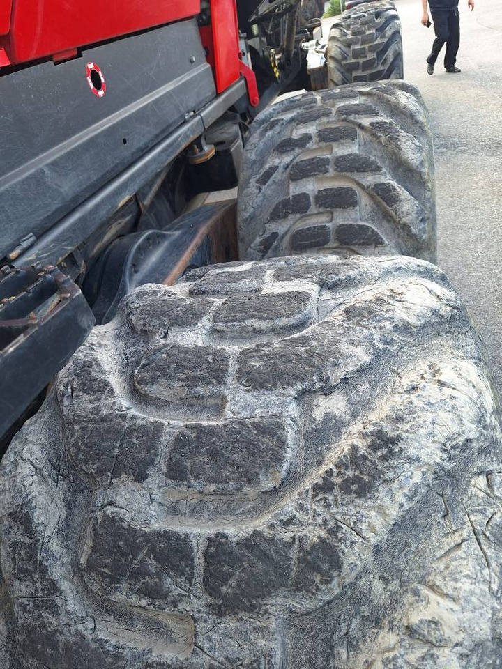 جرار شحن جذوع أشجار الغابات Komatsu 875: صورة 16