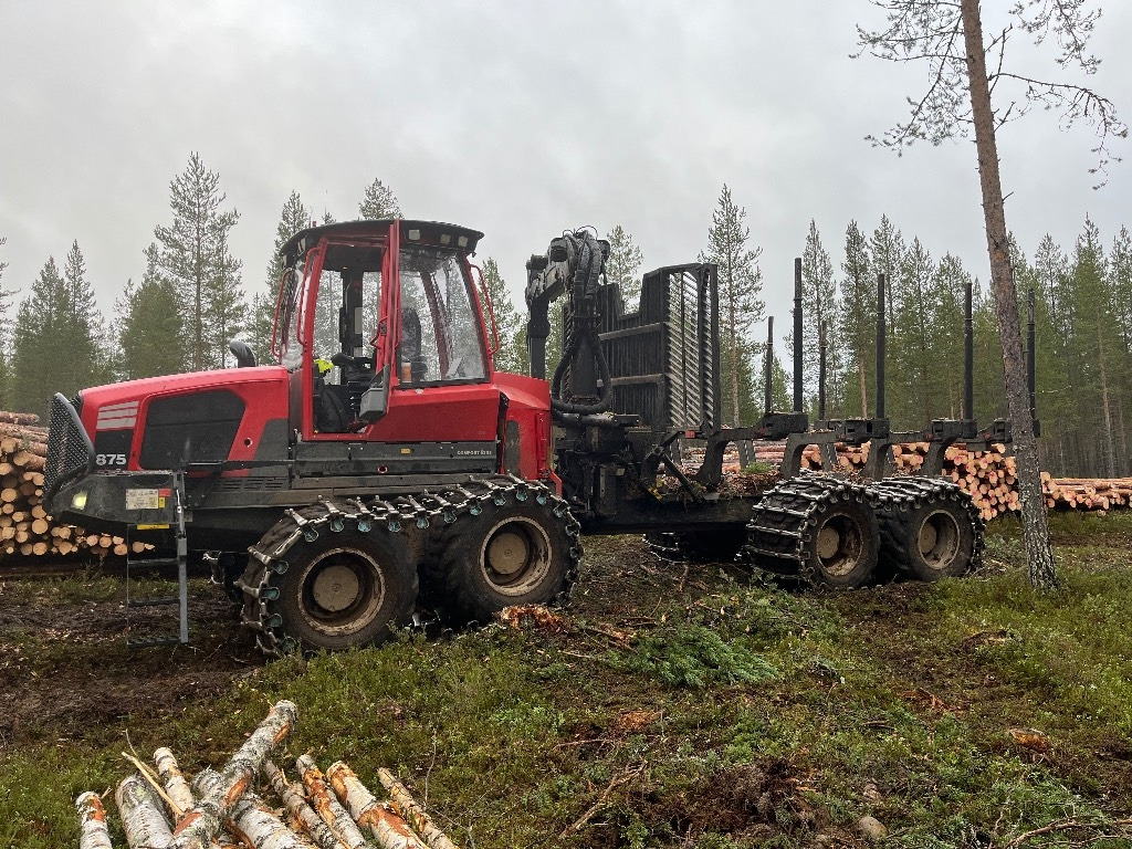 Komatsu 875 - جرار شحن جذوع أشجار الغابات: صورة 3 Komatsu 875 - جرار شحن جذوع أشجار الغابات: صورة 3