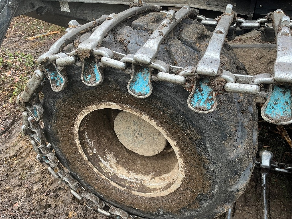 Komatsu 875 - جرار شحن جذوع أشجار الغابات: صورة 4 Komatsu 875 - جرار شحن جذوع أشجار الغابات: صورة 4