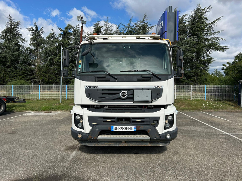 Volvo FMX - شاحنة برافعة خطافية: صورة 5 Volvo FMX - شاحنة برافعة خطافية: صورة 5