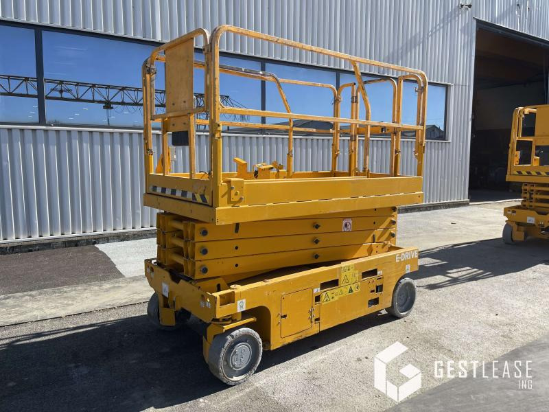 Genie GS-2646 - مرفاع مقصي: صورة 1 Genie GS-2646 - مرفاع مقصي: صورة 1