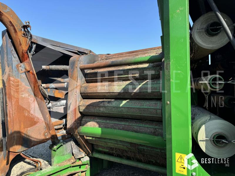 آلة بالات دائرية John Deere 744: صورة 8